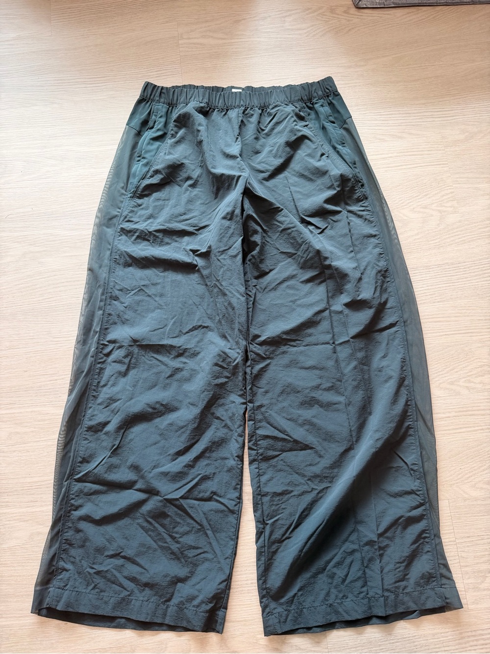 Alo Wide Leg Elastic Waist Pants - Dark Green